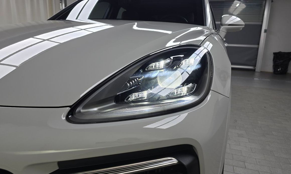 Porsche Cayenne 2021