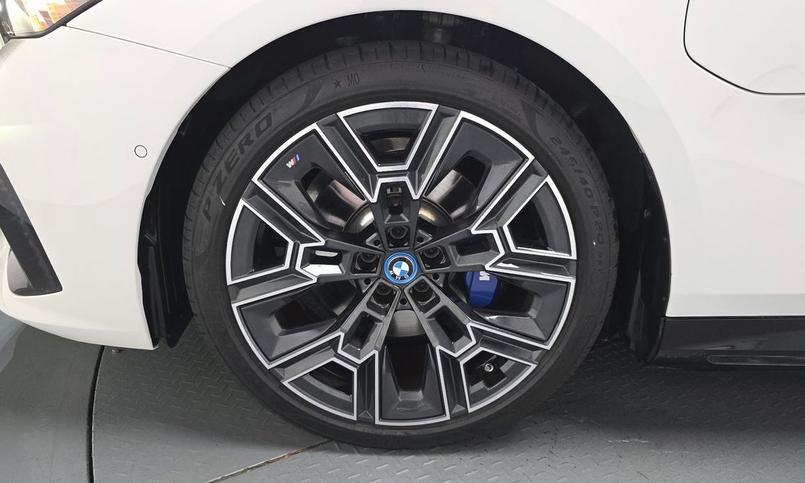 BMW 5-Series 2025