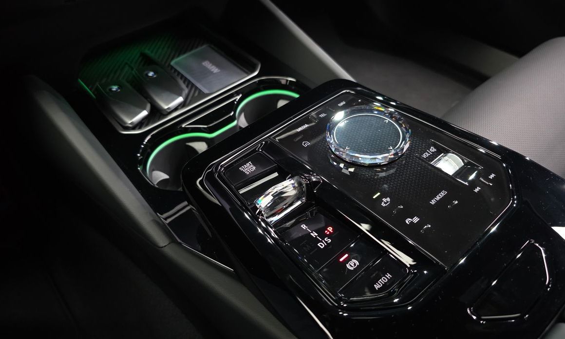 BMW 5-Series 2025