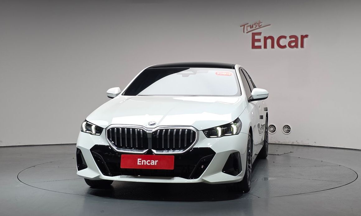 BMW 5-Series 2025