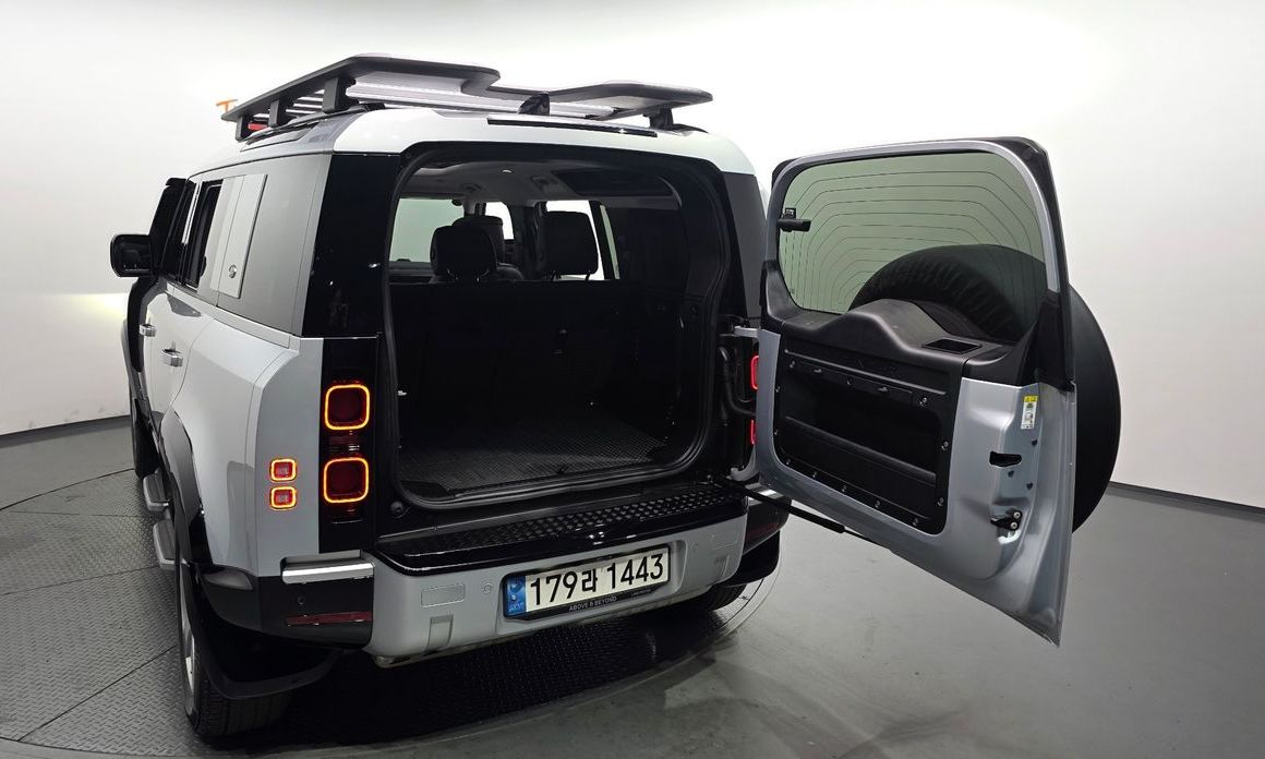 Land Rover Defender 2022