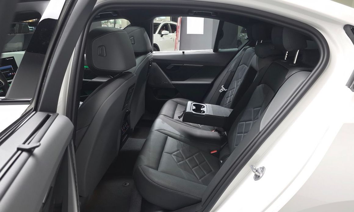 BMW 5-Series 2025