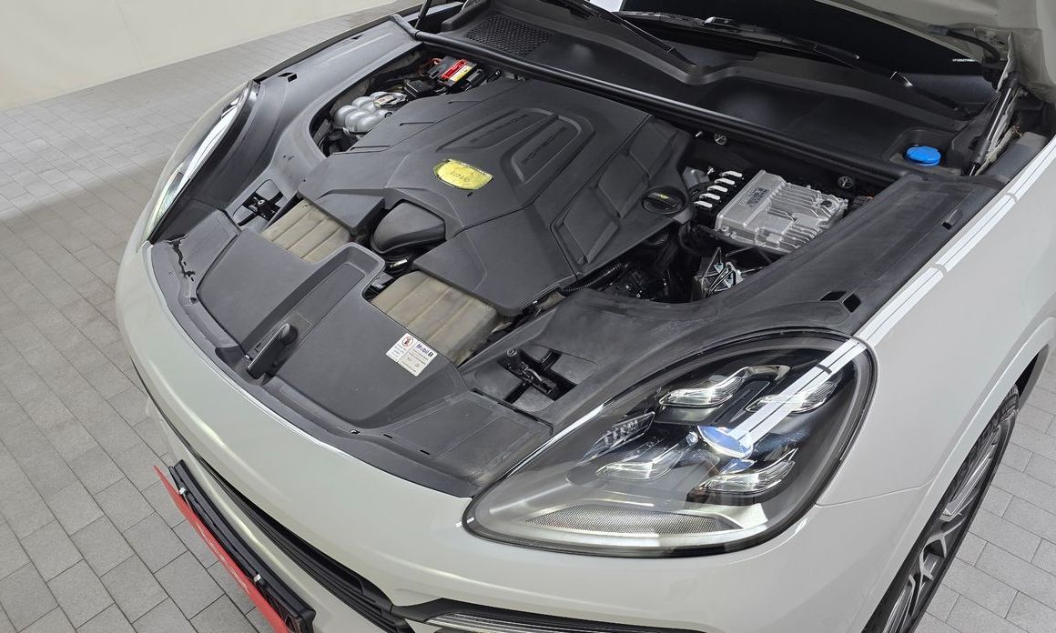 Porsche Cayenne 2021