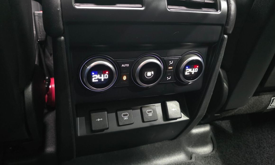 Land Rover Defender 2022