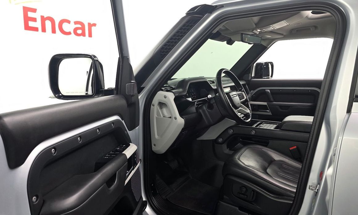 Land Rover Defender 2022