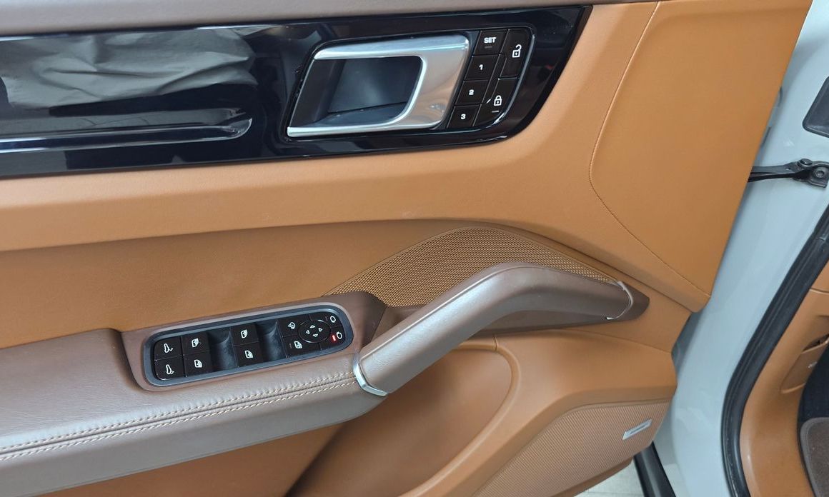 Porsche Cayenne 2021