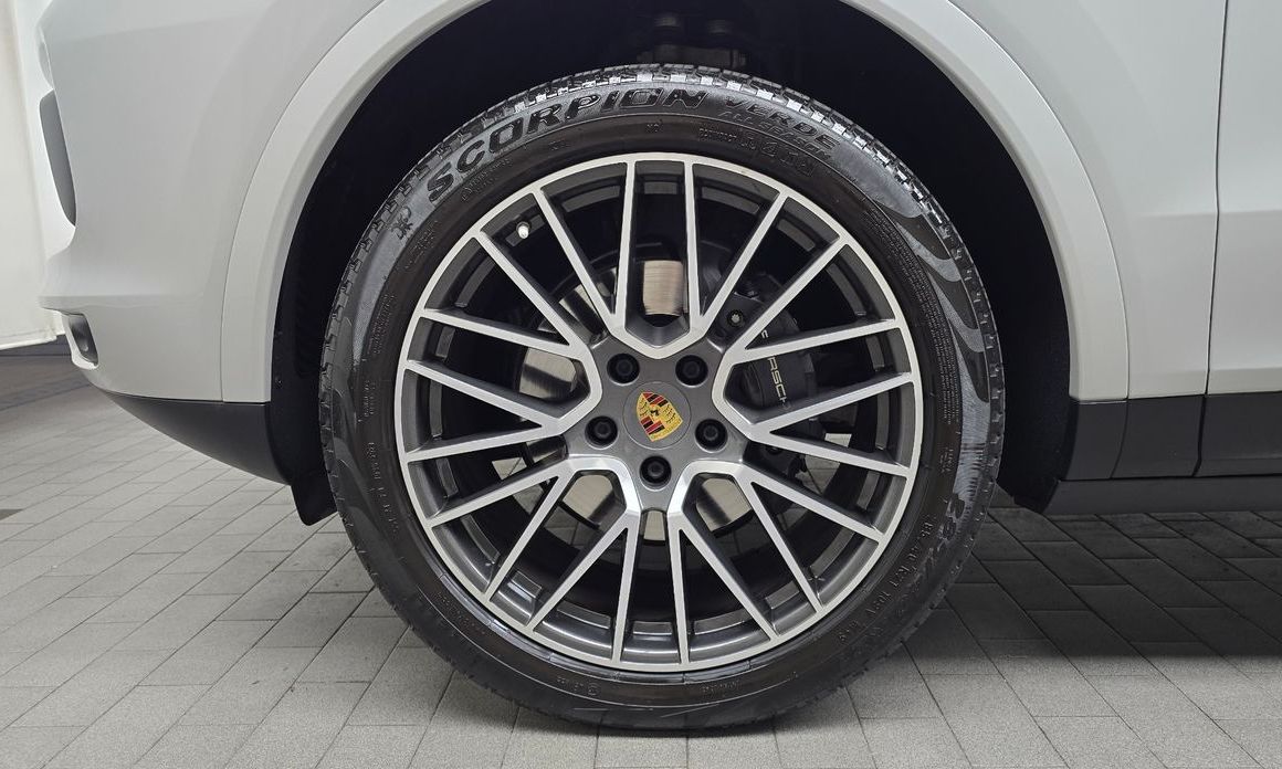 Porsche Cayenne 2021