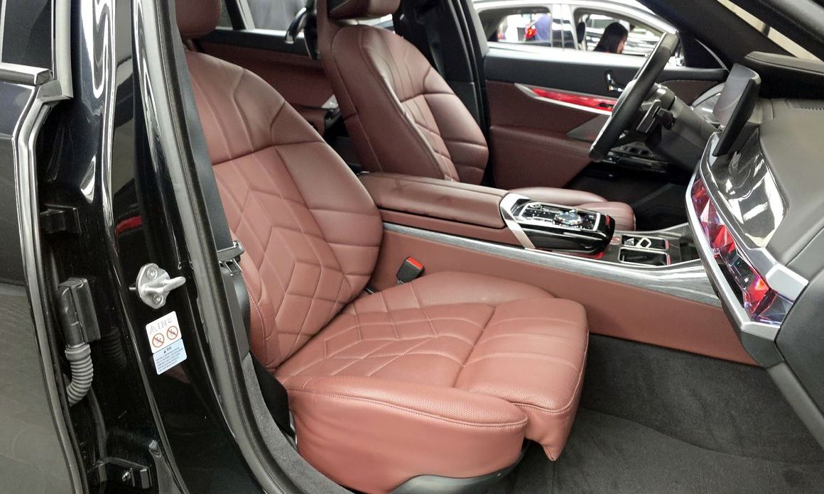 BMW 7-Series 2024
