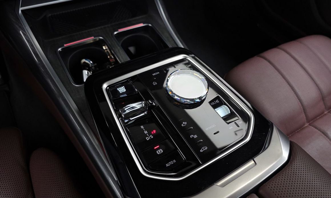BMW 7-Series 2024
