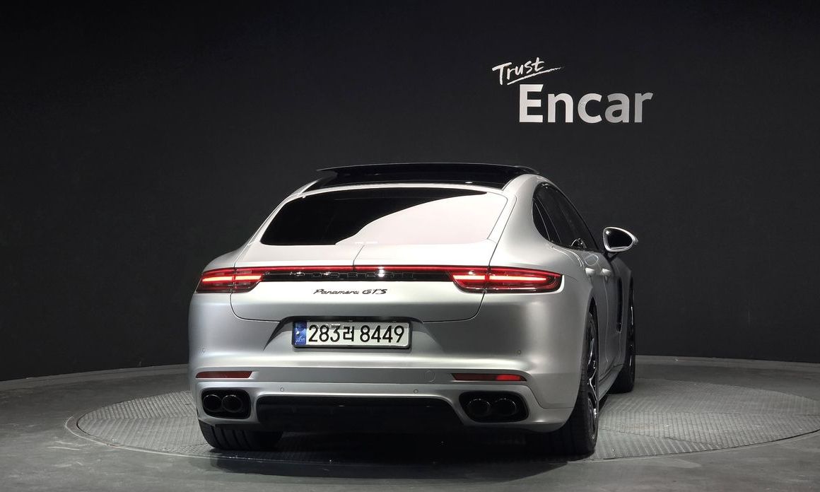 Porsche Panamera 2019