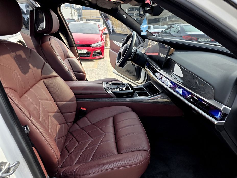 BMW 7-Series 2023