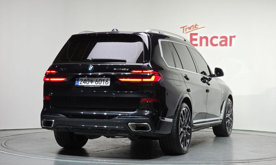 BMW X7 2025
