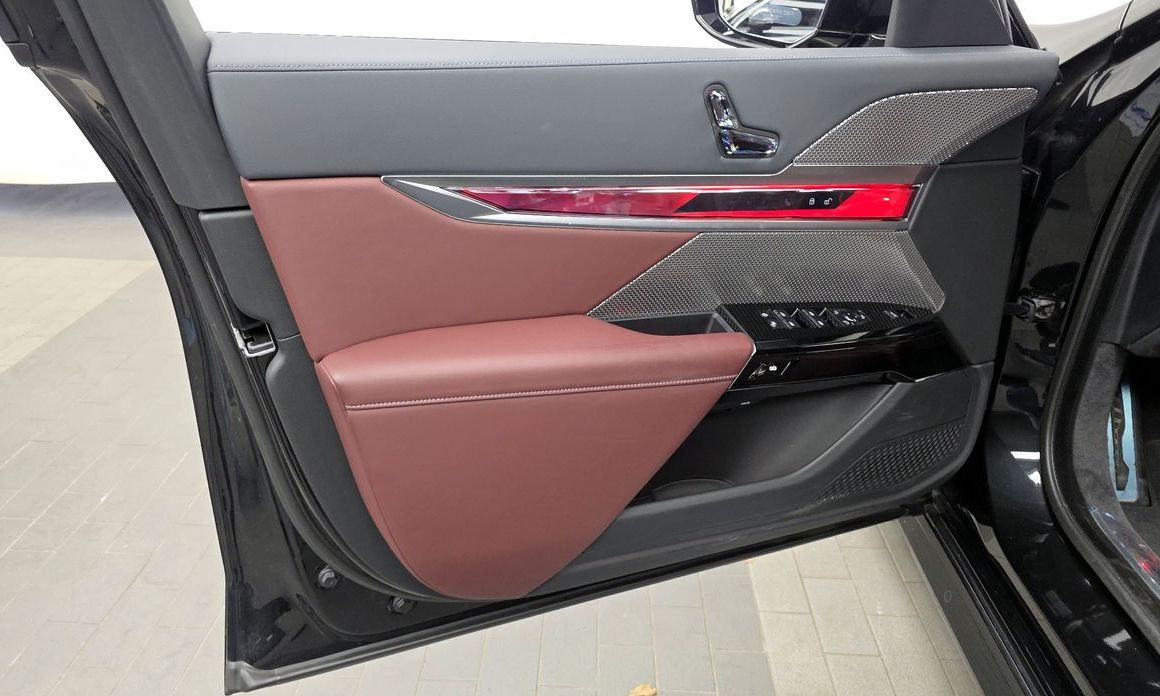 BMW 7-Series 2024