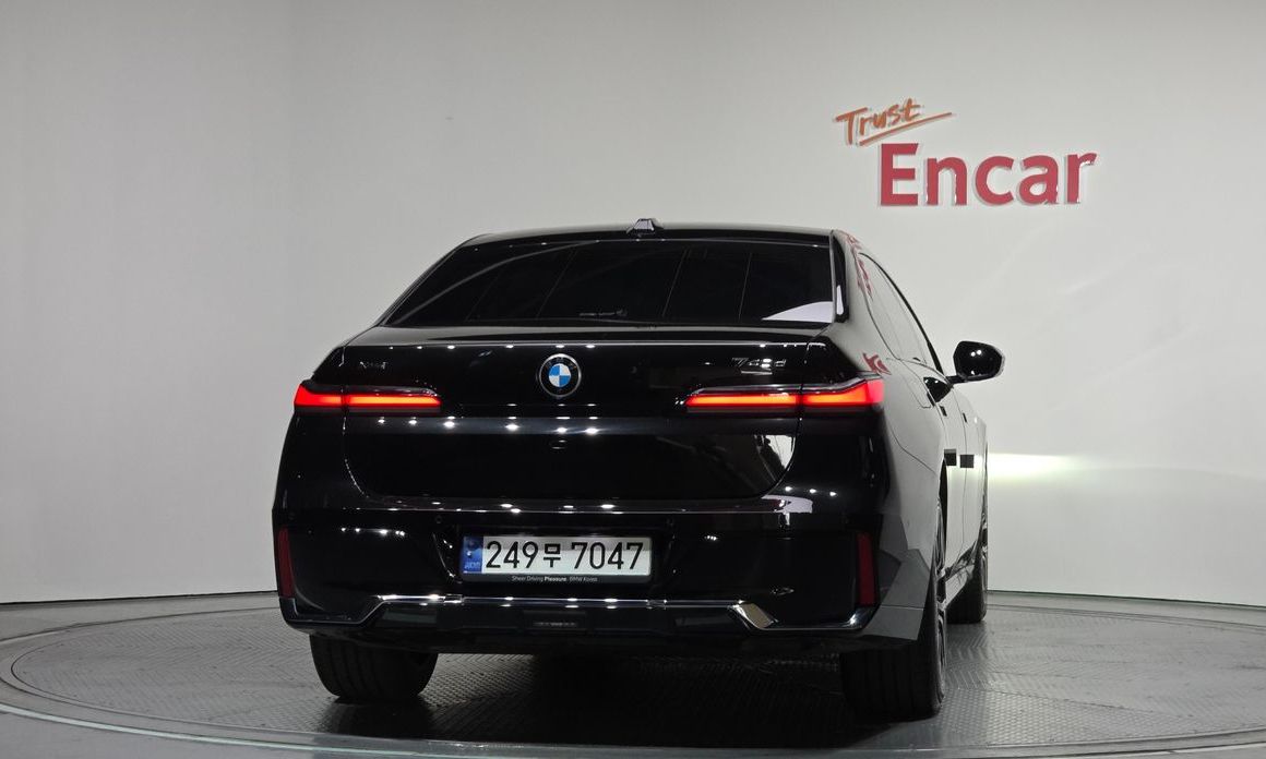 BMW 7-Series 2024