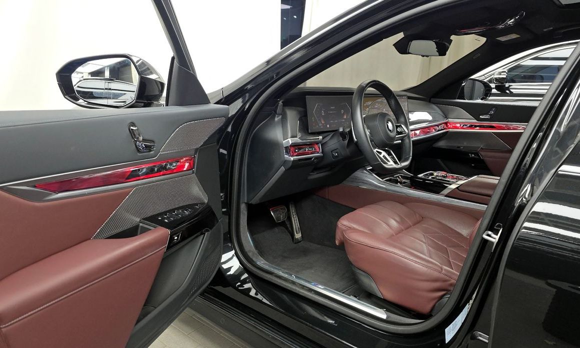 BMW 7-Series 2024