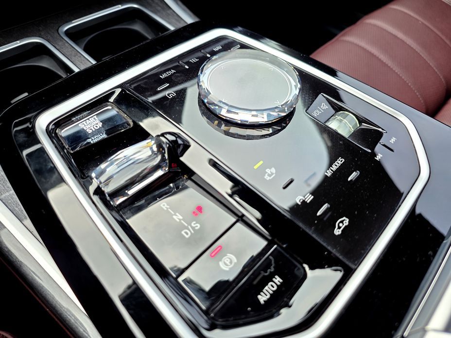 BMW 7-Series 2023
