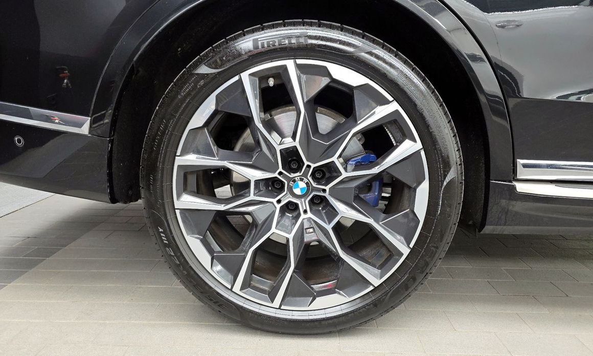 BMW X7 2025