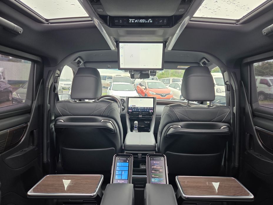 Toyota Alphard 2024