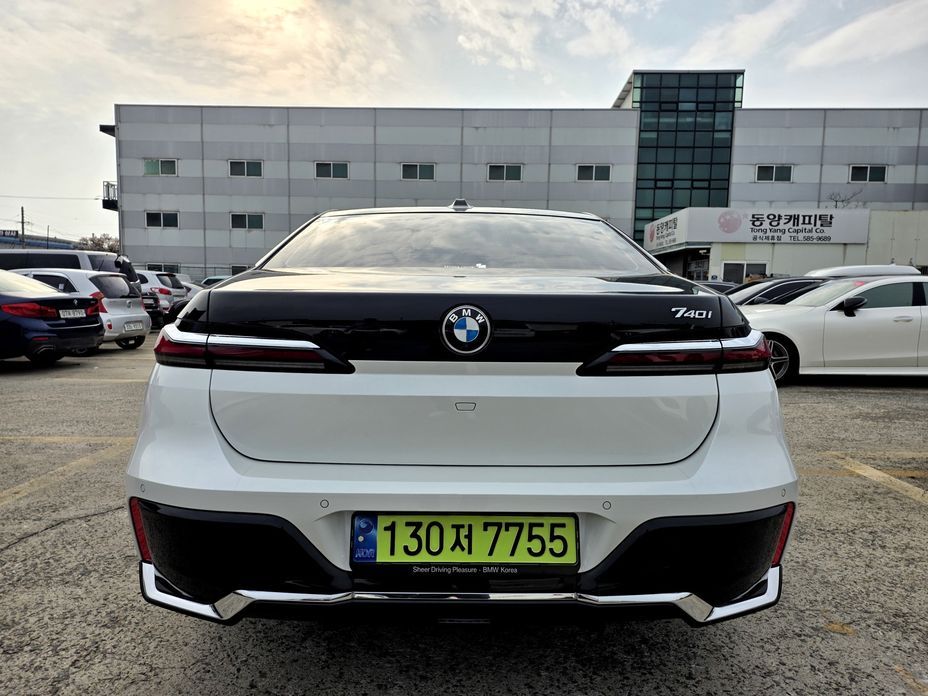 BMW 7-Series 2023