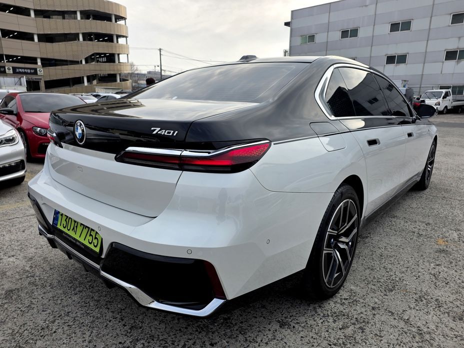BMW 7-Series 2023