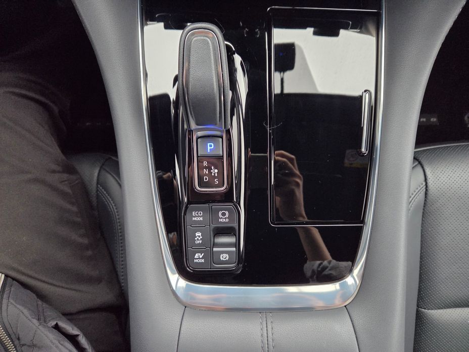 Toyota Alphard 2024
