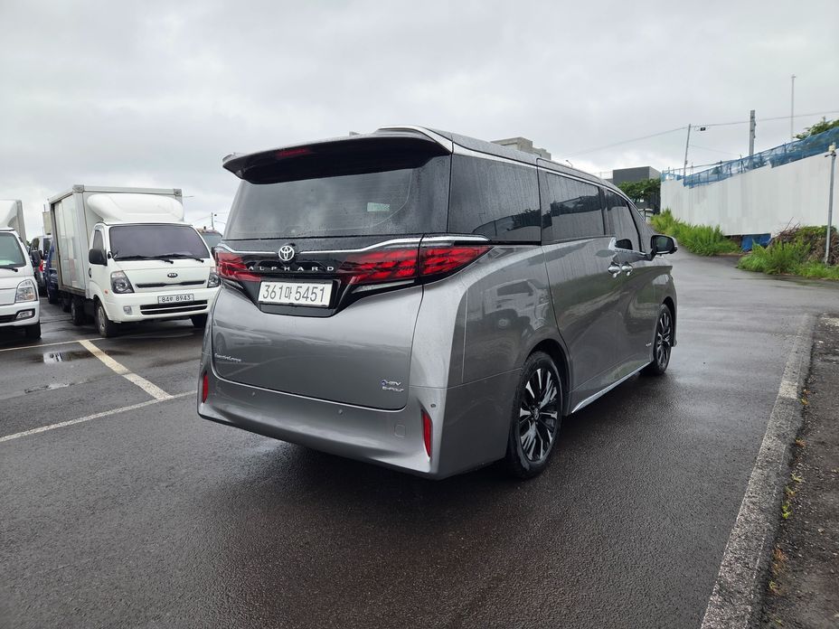 Toyota Alphard 2024