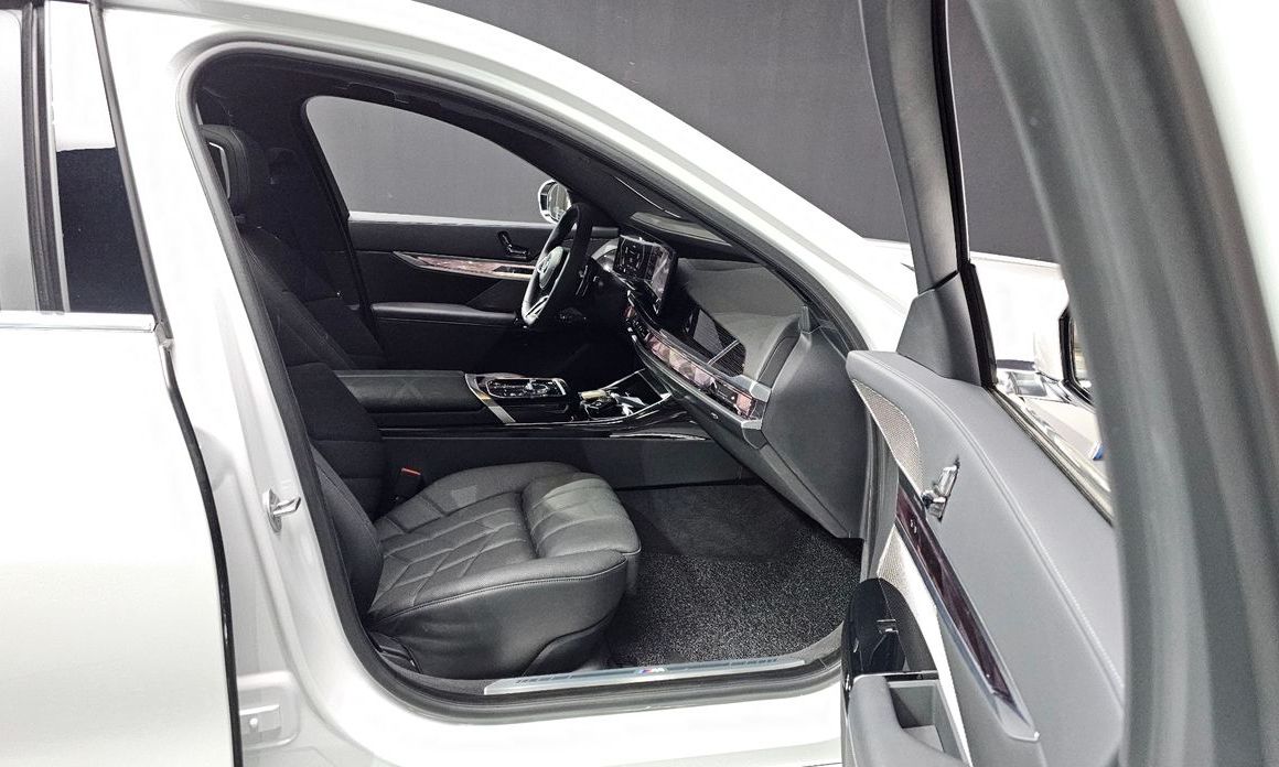 BMW 7-Series 2025