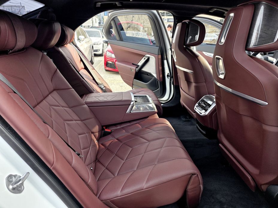 BMW 7-Series 2023