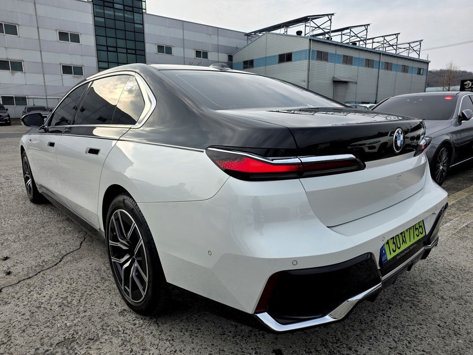 BMW 7-Series 2023