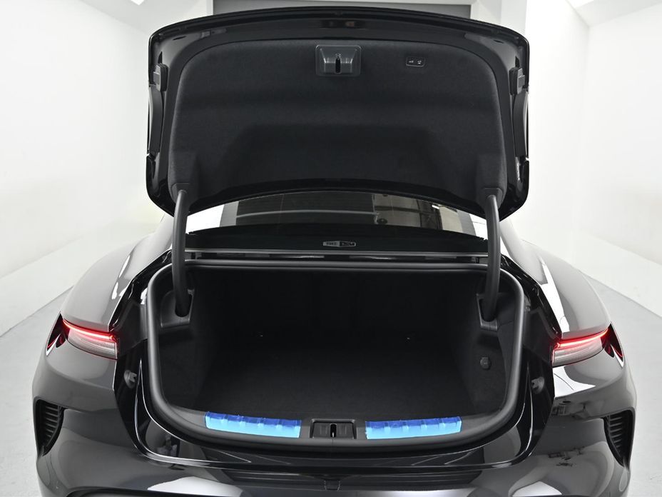 Porsche Taycan 2025