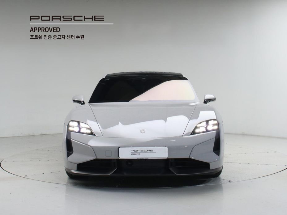 Porsche Taycan 2025