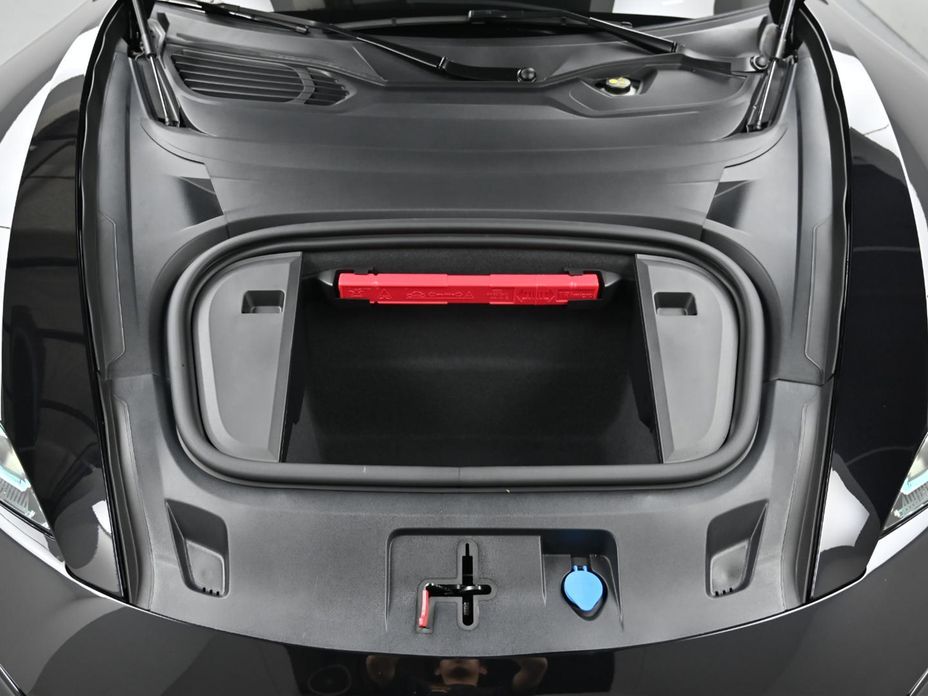 Porsche Taycan 2025