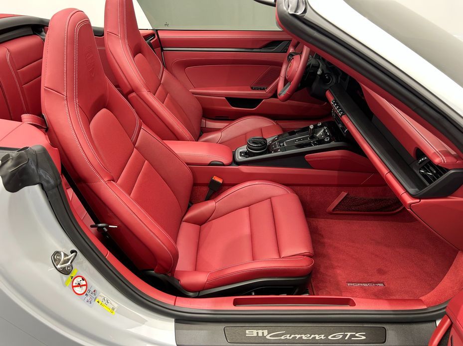 Porsche 911 2025