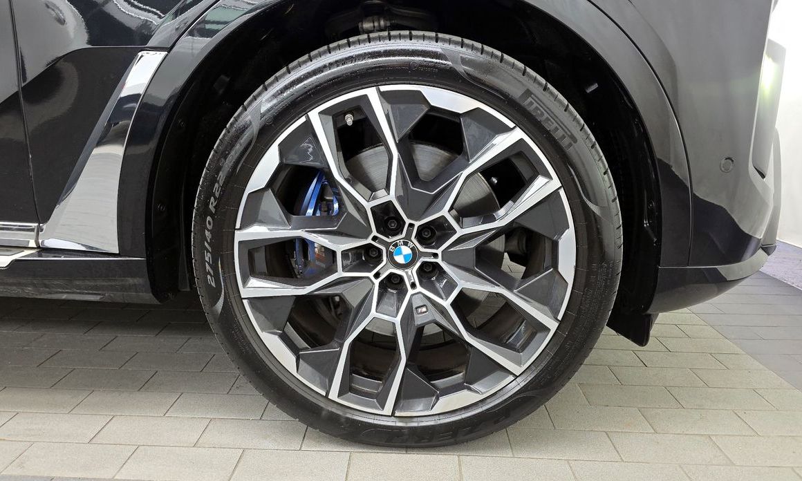 BMW X7 2025