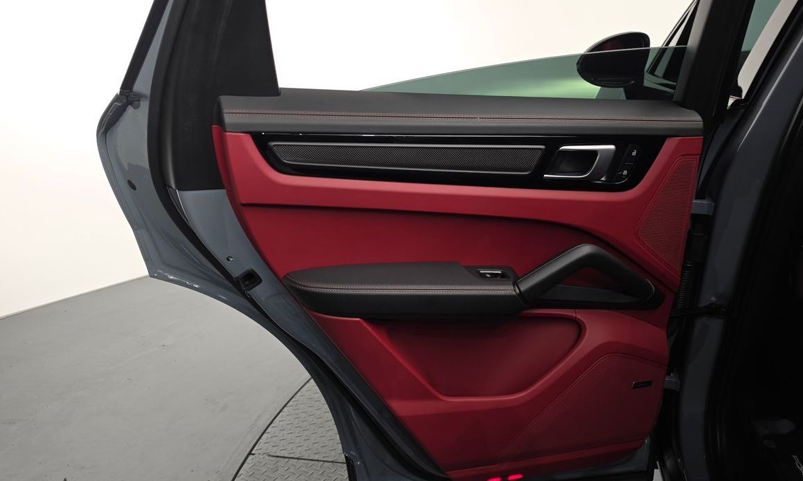 Porsche Cayenne 2022