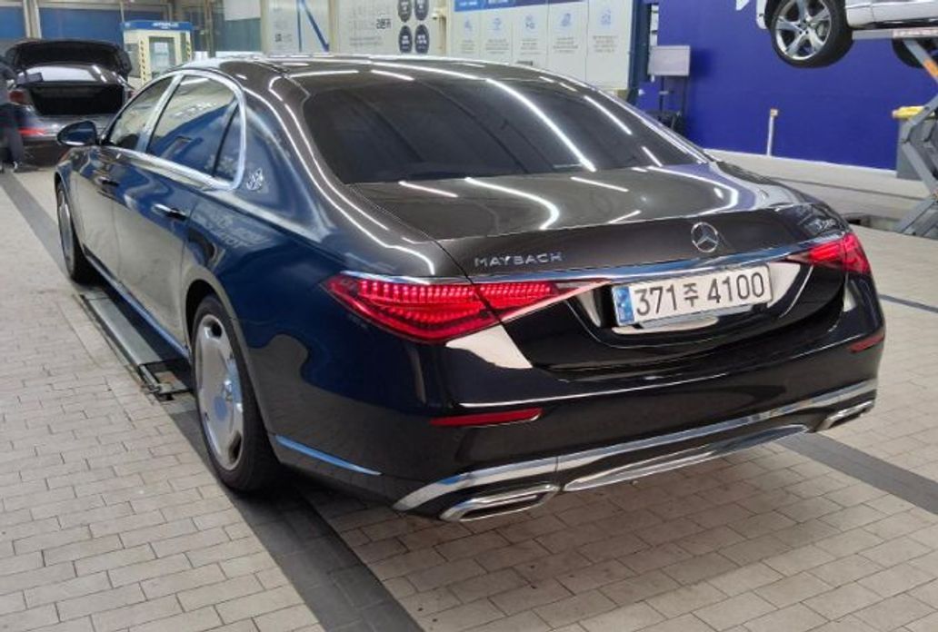 Mercedes-Benz S-Class 2023