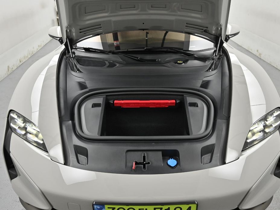 Porsche Taycan 2025