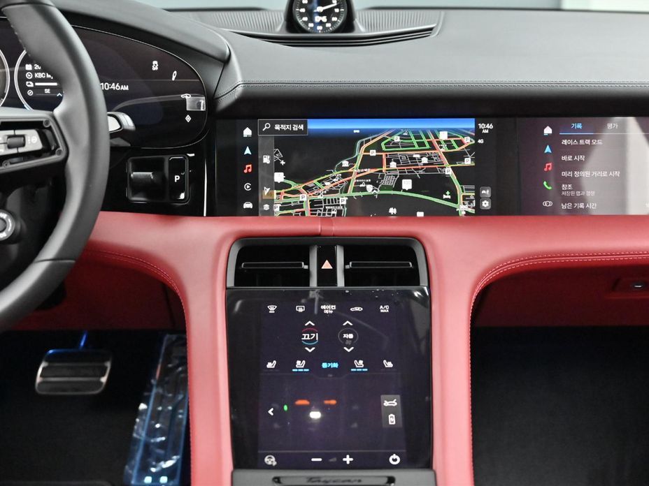 Porsche Taycan 2025
