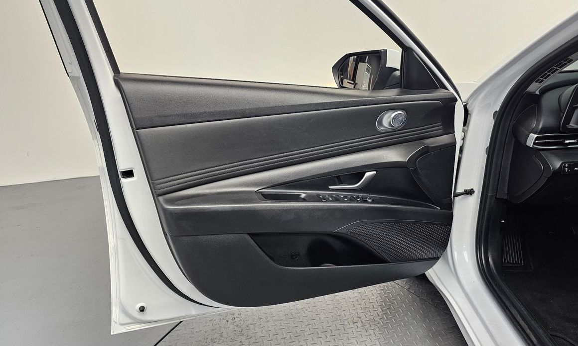 Hyundai AVANTE 2023