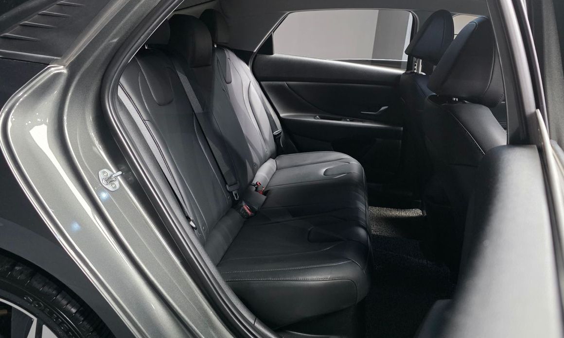 Hyundai AVANTE 2021