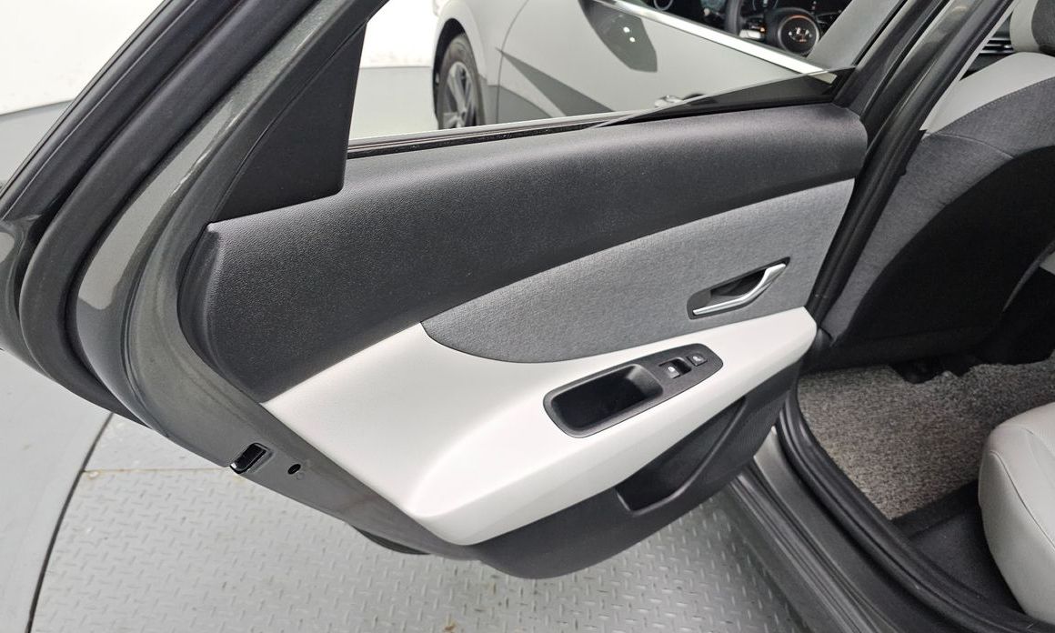 Hyundai AVANTE 2021