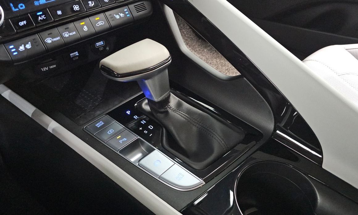 Hyundai AVANTE 2021