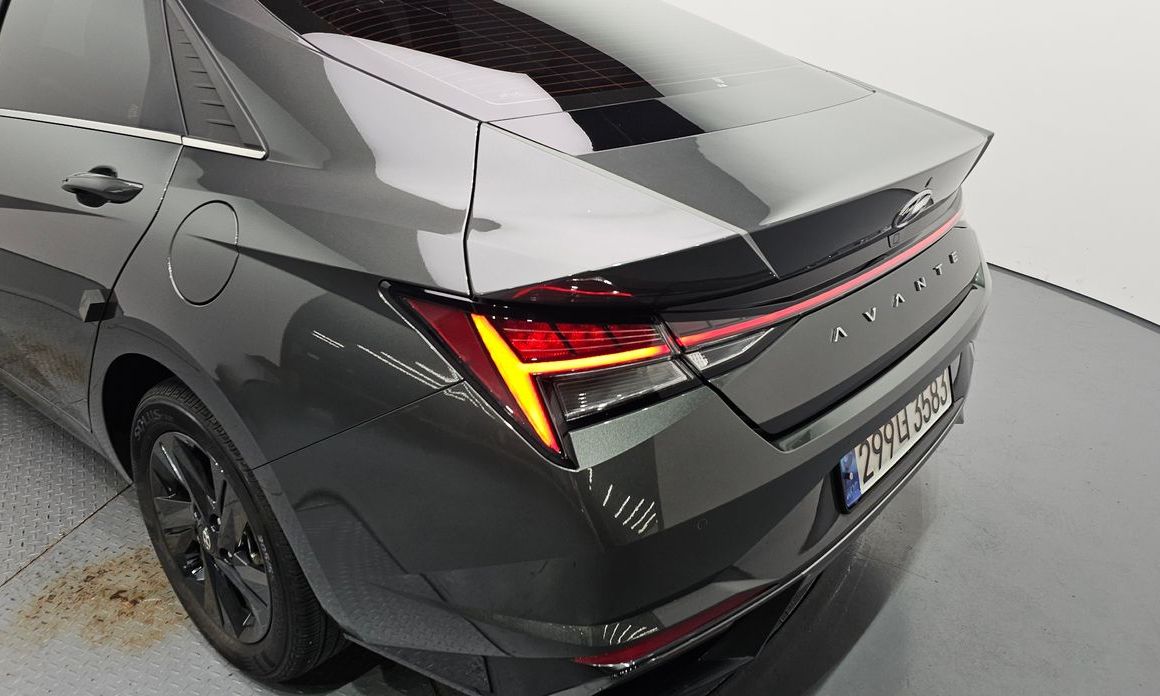 Hyundai AVANTE 2021