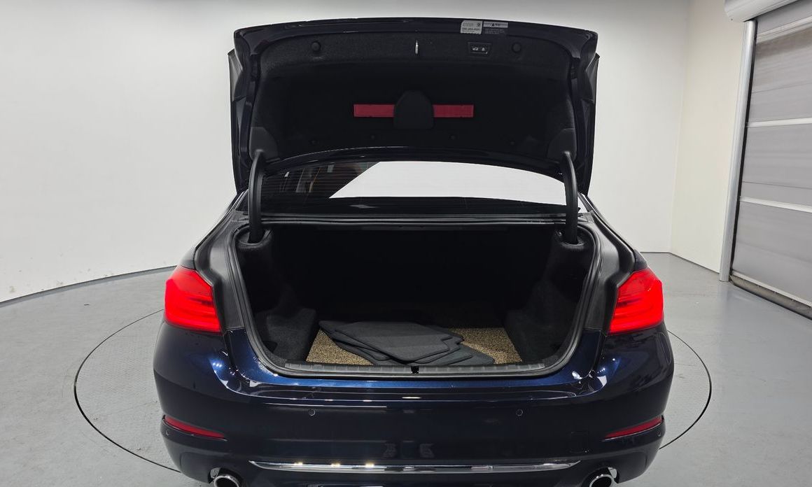 BMW 5-Series 2019