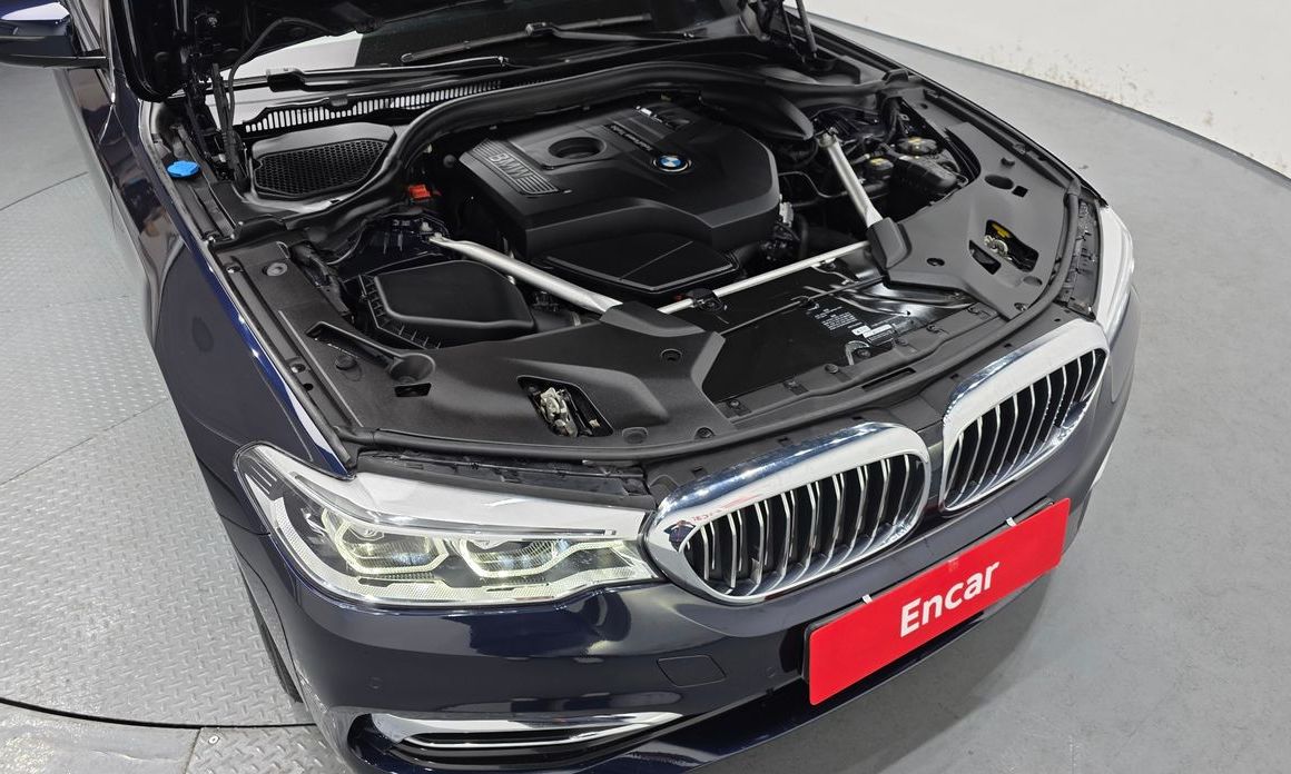 BMW 5-Series 2019