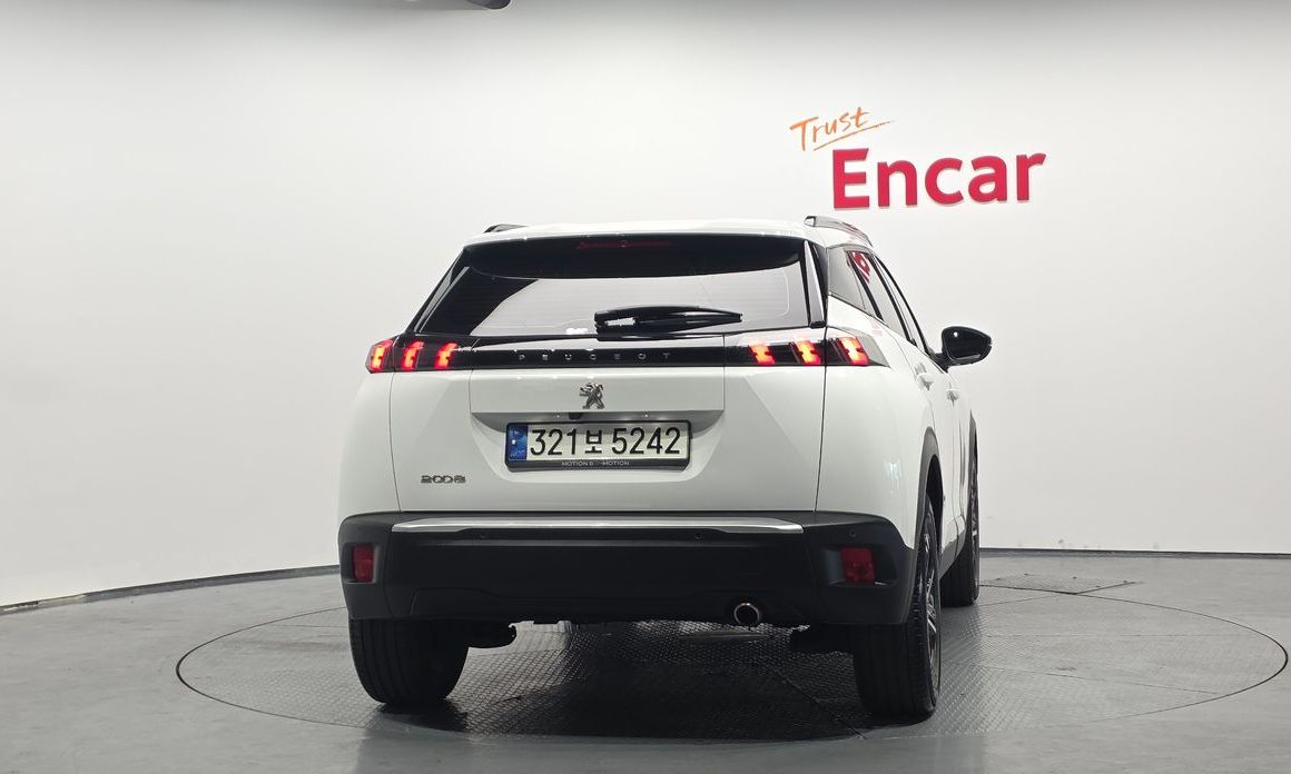 Peugeot 2008 2021