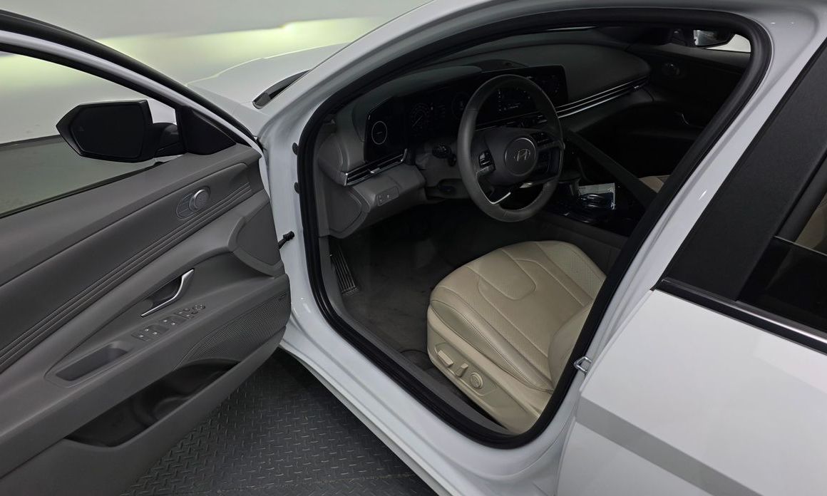 Hyundai AVANTE 2024