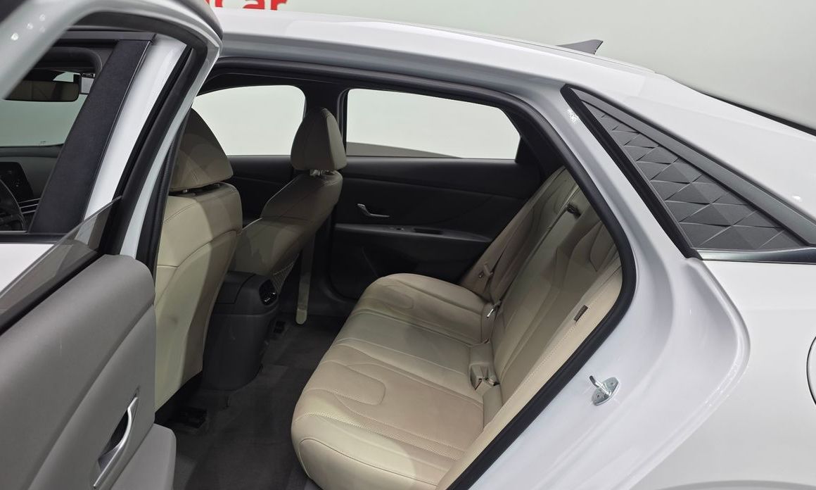 Hyundai AVANTE 2024
