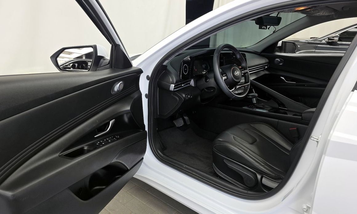 Hyundai AVANTE 2024