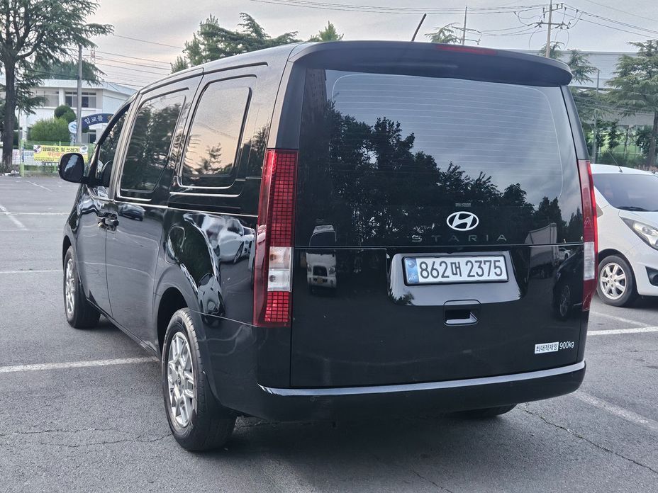 Hyundai Staria 2025